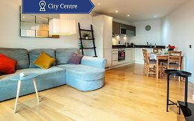 Gorgeous 2Br Apartment With City Views
